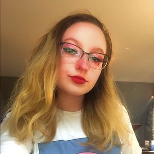 Meet your Posher, Eva